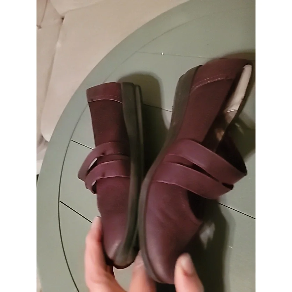 Easy Spirit Women's Aranza Mary Jane Flats Wine Size 8.5 W